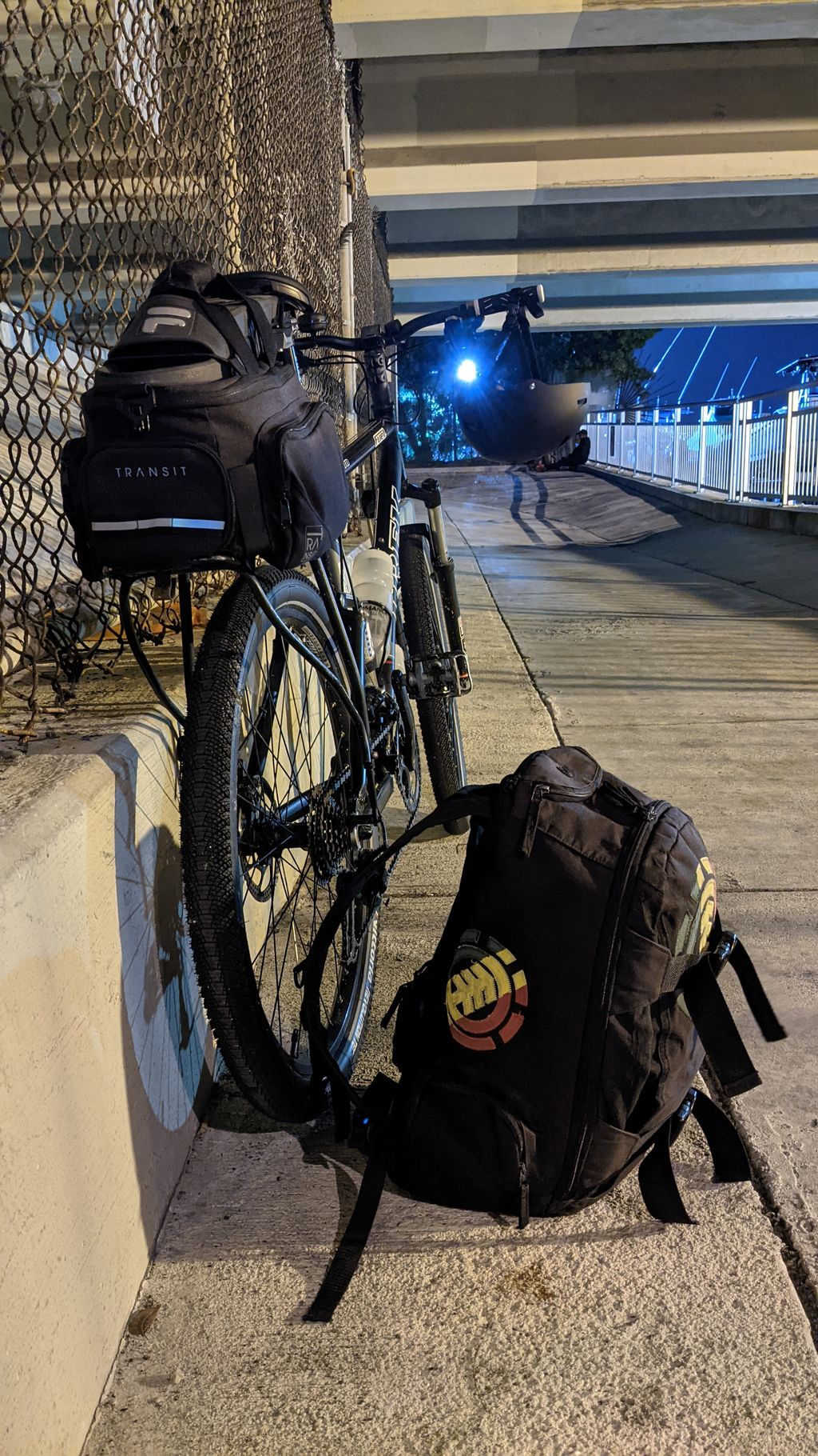 Trek Fule 70 under bridge